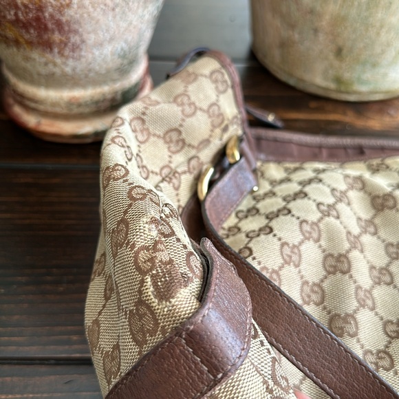 Gucci GG Canvas Medium Abbey Shoulder Bag - Picture 8 of 11